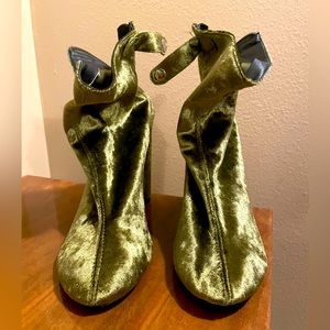 Hot green velvet boots